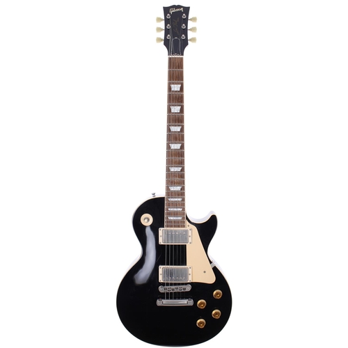 105 - 2004 Gibson Les Paul Standard electric guitar, made in USA; Body: black finish, a few light surface ... 