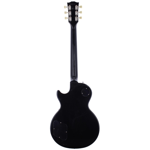 105 - 2004 Gibson Les Paul Standard electric guitar, made in USA; Body: black finish, a few light surface ... 