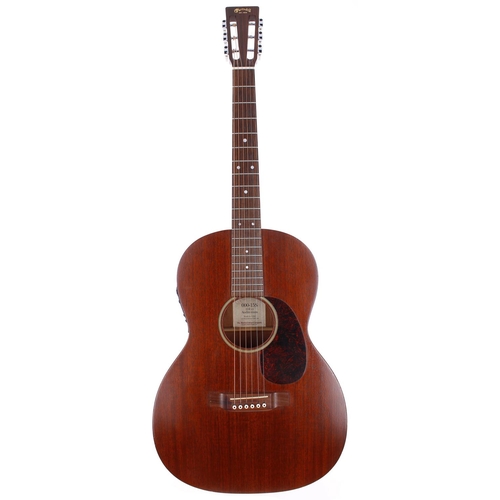 132 - 2005 C.F Martin 000-15SM 12-Fret Auditorium electric acoustic guitar, made in the USA; Body: mahogan... 