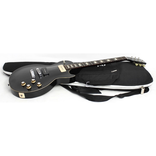 114 - 2010 Gibson Les Paul Studio 60s Tribute electric guitar, made in USA; Body: satin black finish, fini... 