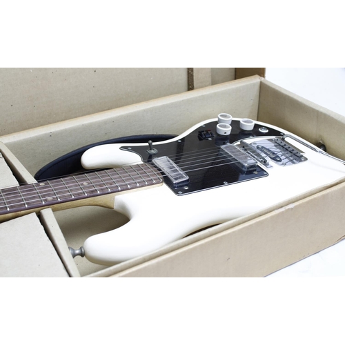 302 - Watkins Rapier 22 electric guitar, made in England, circa 1960; Body: white refinish, light surface ... 