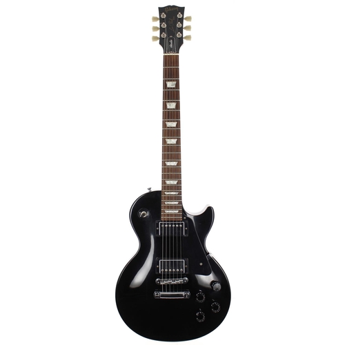 118 - 2004 Gibson Les Paul Studio electric guitar, made in USA; Body: black finish, minor surface buckle r... 