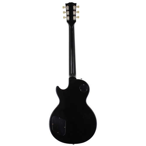 118 - 2004 Gibson Les Paul Studio electric guitar, made in USA; Body: black finish, minor surface buckle r... 