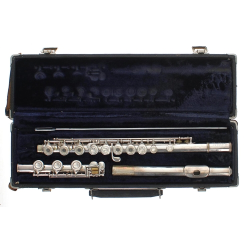 1807 - Artley 4-0 metal flute with silver head joint, ser. no. 531030, case