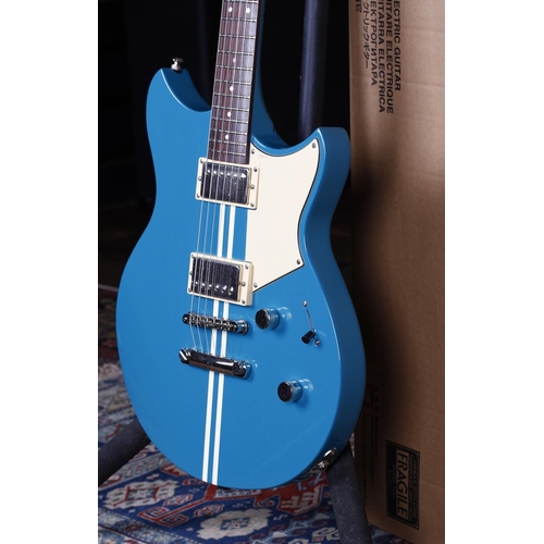 679 - Yamaha Revstar Element RSE20 electric guitar; Body: swift blue finish; Neck: good; Fretboard: rosewo... 