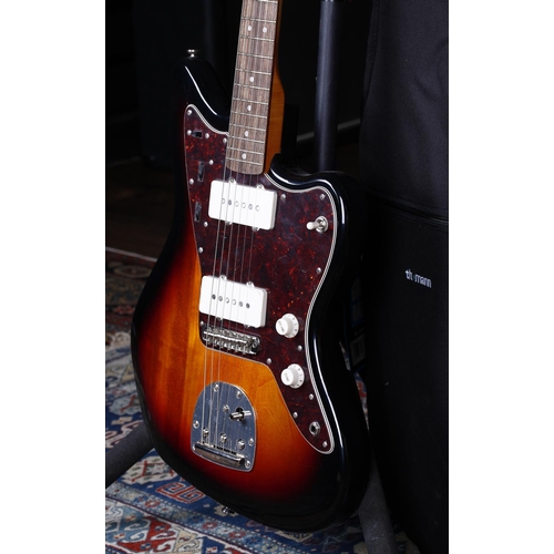 689 - 2020 Squier by Fender Deluxe Jazzmaster electric guitar, crafted in Indonesia; Body: sunburst; Neck:... 