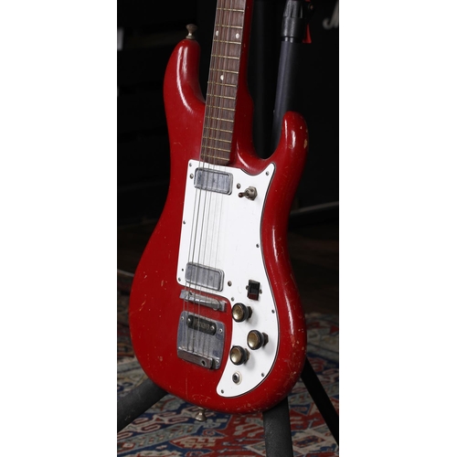 726 - 1960s Watkins Rapier 22 electric guitar, made in England; Body: red finish, heavy scratches and blem... 