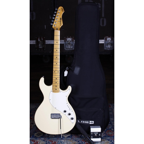 737 - 2007 Line 6 Variax electric guitar, made in China; Body: white finish, dings, hairline lacquer marks... 