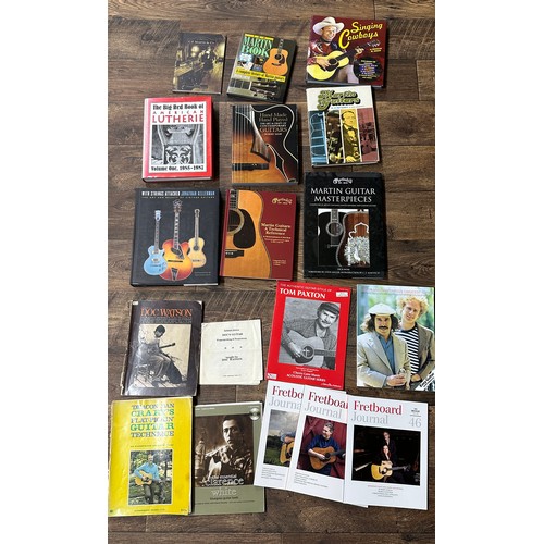 1464 - Good selection of acoustic guitar books to include Dick Boak - 'Martin Guitar Masterpieces'; Johnson... 