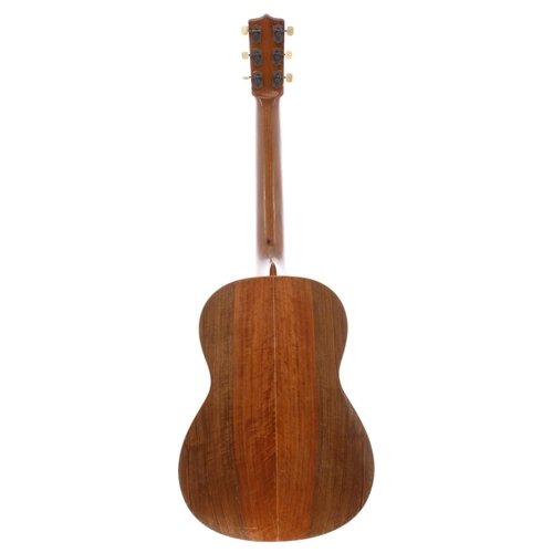 3520 - 1930s Ricardo Sanchez Flamenco guitar; Back and sides: walnut; Top: natural spruce, play wear to top... 