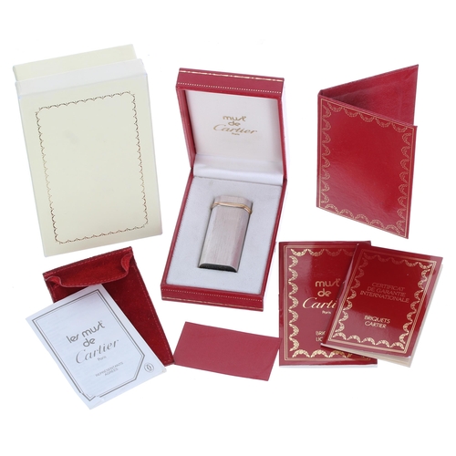 175 - Must de Cartier Briquet lighter, signed no. E01965, 59mm** with the original box and related paper's... 