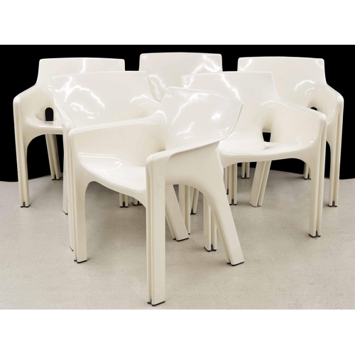 688 - Vico Magistretti for Artemide of Milan - Set of six 'Gaudi' white lounge chairs, 24