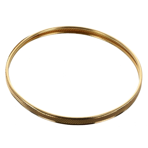 469 - High grade yellow gold patterned bangle, 8.75gm (Ref. 237)