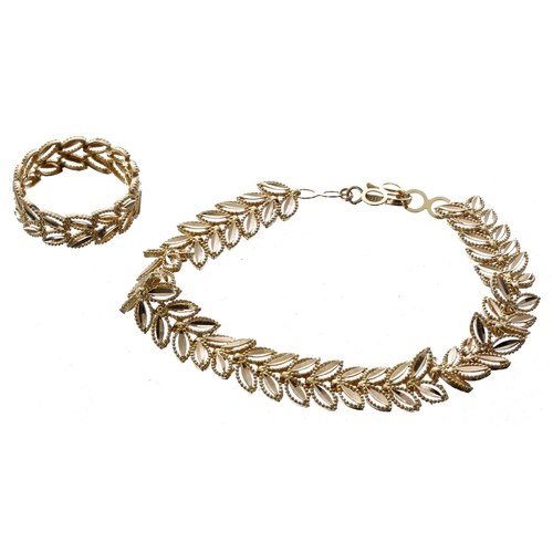 482 - High grade yellow gold bracelet and ring, 13.01gm (2) (Ref. 251)