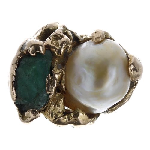 305 - Unusual 18ct designer ring in the style of  Andrew Grima, set with a Baroque pearl and uncut emerald... 