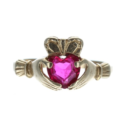 312 - 14ct Claddagh ring set with a synthetic ruby, width 10mm, 2.5gm, ring size L/M