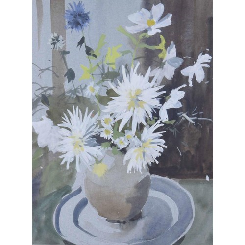 611 - Kim Page (20th/21st century) - Still life of white lilies and other flowers in a glass vase beside a... 