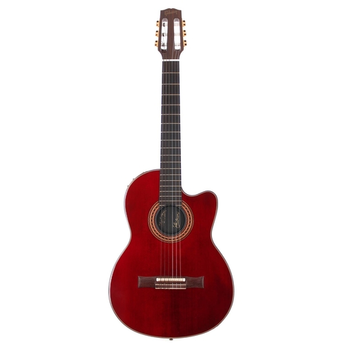 105 - 2001 Gibson Chet Atkins CEC electro-classical guitar, made in USA; Body: cherry finish; Neck: good; ... 