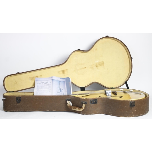 165 - 1939 Epiphone Zephyr hollow body electric guitar, made in USA; Body: natural finish, appears re-lacq... 