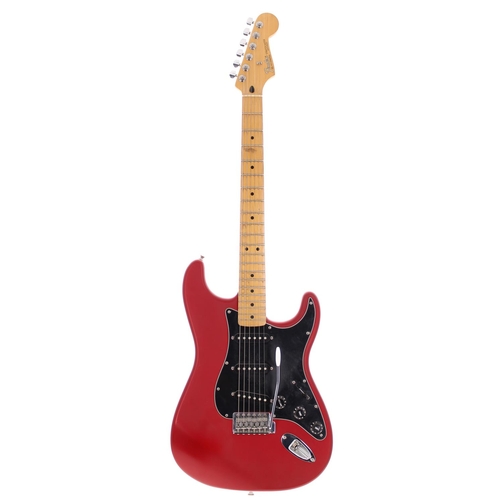 67 - 2002 Fender Stratocaster electric guitar, made in Mexico; Body: satin metallic red, minor pick wear ... 