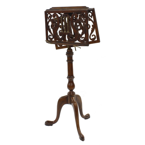 1588 - Good Victorian mahogany adjustable duet music stand, the ledges pierced with scrolling foliage enclo... 