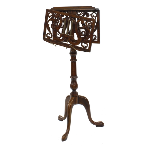 1588 - Good Victorian mahogany adjustable duet music stand, the ledges pierced with scrolling foliage enclo... 