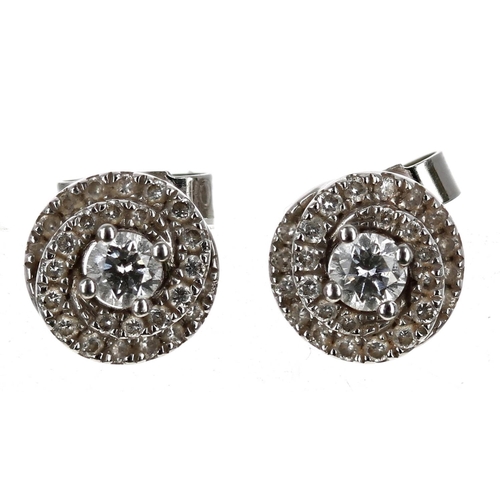 445 - Pair of 18ct white gold diamond cluster stud earrings, 2.5gm, 8mm dimeter(Ref 323)... 