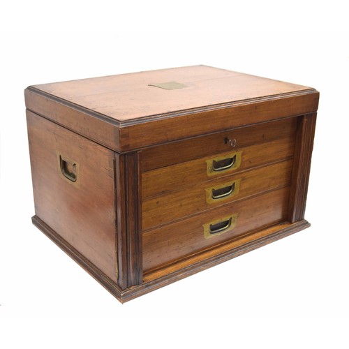 884 - Good near complete canteen of plated flatware, presented in an oak campaign type chest with hinged c... 