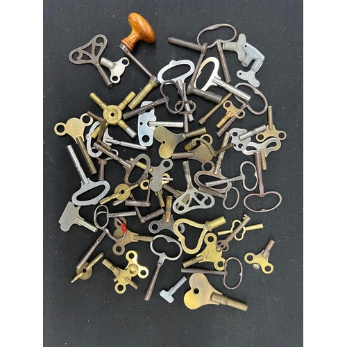 2173 - Collection of assorted clock winding keys