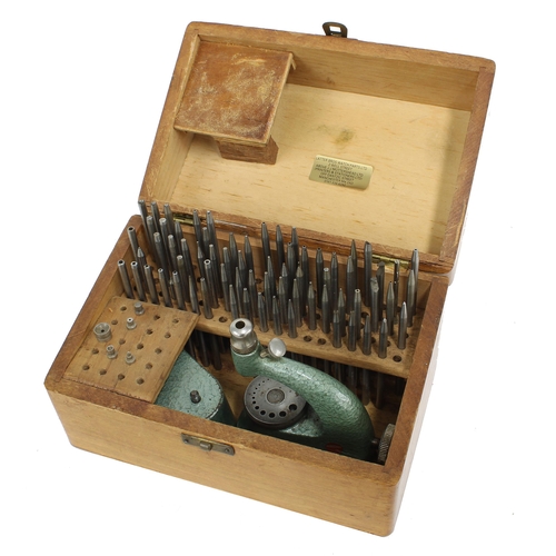 2185 - Favorite staking tool, within original wooden case (incomplete accessories)