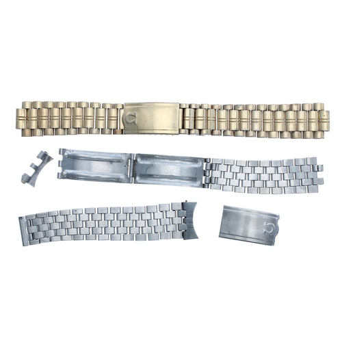 487 - Omega stainless steel wristwatch bracelet, reference no. 1040 (at fault); together with an Omega gol... 