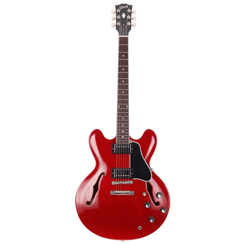 121 - 2008 Gibson Custom ES-335 semi-hollow body electric guitar, made in USA; Body: cherry finish, very l... 