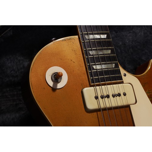 120 - 1953 Gibson Les Paul Model electric guitar, made in USA; Body: gold top upon mahogany body, gold ref... 