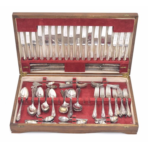 516 - Oak cased canteen of assorted silver plated flatware, primarily Poston's Lonsdale and also some by R... 