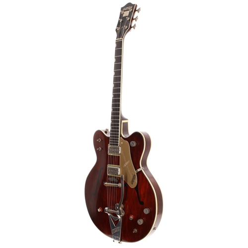 301 - 1963 Gretsch Chet Atkins Country Gentleman electric guitar, made in USA; Body: walnut finish, light ... 