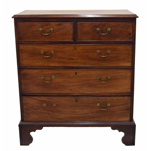 856 - Georgian mahogany chest of drawers, the moulded top over two short and three long graduated drawers ... 