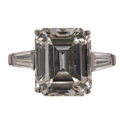 369 - Very fine large platinum emerald-cut  diamond ring with tapered baguette diamond shoulders, 7.60ct, ... 