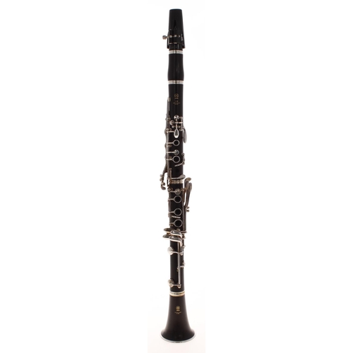 1816 - Good Yamaha 450 clarinet, ser. no. 126662, within a fitted case with spare reeds; also with five var... 