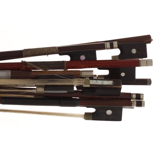 2203 - Small bundle of old violin bows