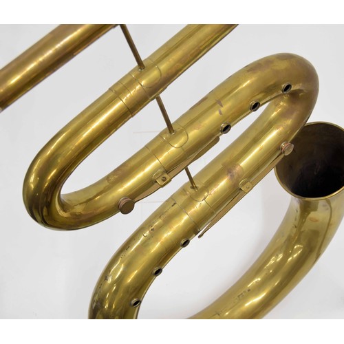 1813 - Interesting and very rare large serpent made of brass, with two brass keys and mouthpiece (fully res... 