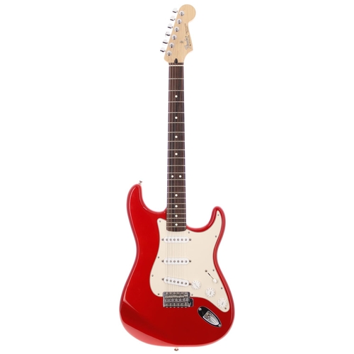 66 - 2005 Fender Standard Stratocaster electric guitar, made in Mexico; Body: candy apple red finish, fin... 