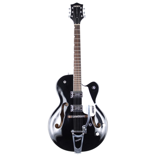 350 - 2011 Gretsch G5120 hollow body electric guitar, made in Korea; Body: black finish, light surface scr... 