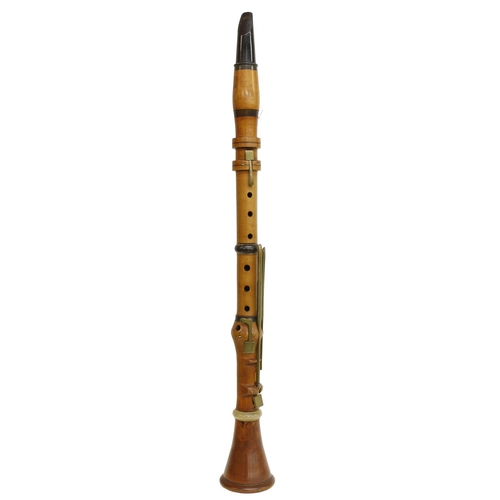 1815 - Boxwood C clarinet with horn rings, five brass keys, unsigned, made in Germany circa 1800, 58.3cm... 