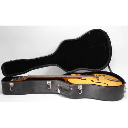 214 - Hofner Senator archtop guitar, made in Germany, circa 1959; Body: blonde finish, maple back and side... 