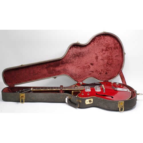 231 - 1968 Gretsch Streamliner 6103 hollow body electric guitar, made in USA; Body: cherry red finish, lar... 