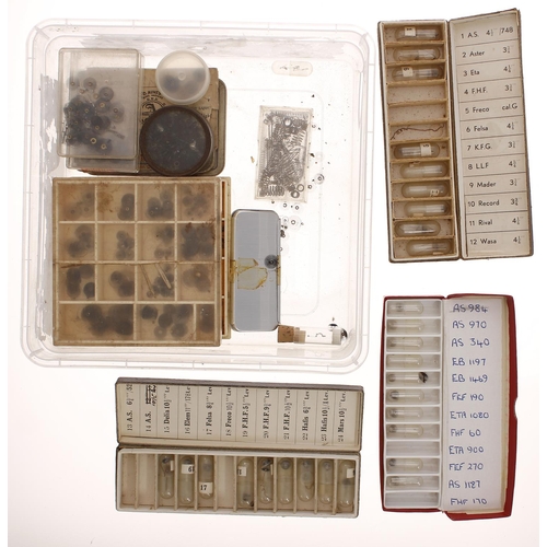 913 - Box containing a quantity of assorted balance springs