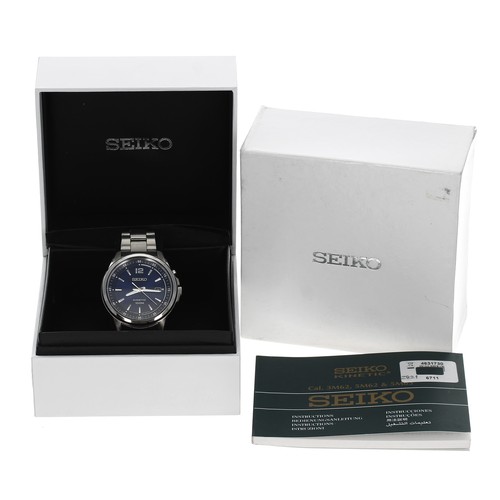 187 - Seiko Kinetic 100m stainless steel gentleman's wristwatch, reference no. 5M62-0DC0, dark blue dial, ... 