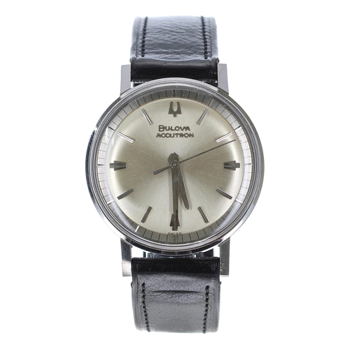 258 - Bulova Accutron M3 stainless steel gentleman's wristwatch, circa 1960s, silvered dial with hour bato... 