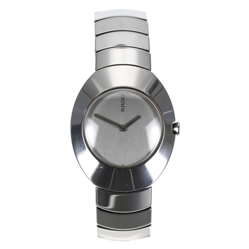 302 - Rado Ovation ceramic and titanium lady's wristwatch, reference no. 121.0497.3, serial no. 06598xxx, ... 