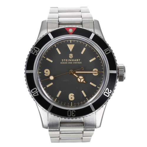 335 - Steinhart Ocean One Vintage stainless steel gentleman's wristwatch, black dial, black rotating bezel... 